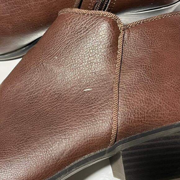 St John’s Bay brown ankle boots sz 6.5 Chelsea booties low heel comfortable - Picture 11 of 11